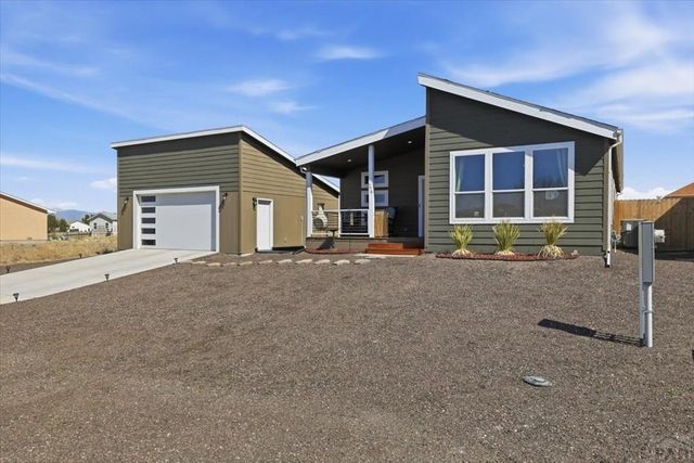 279 W Acorn Dr, Pueblo West, CO 81007