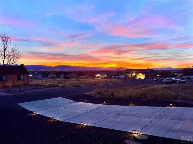 279 W Acorn Dr, Pueblo West, CO 81007
