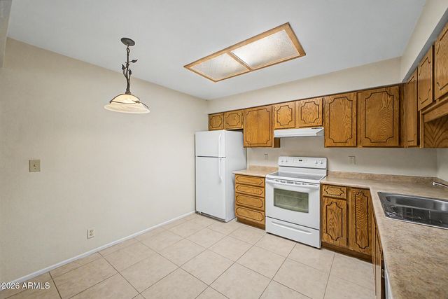 4329 E CAPRI Avenue 222, Mesa, AZ 85206