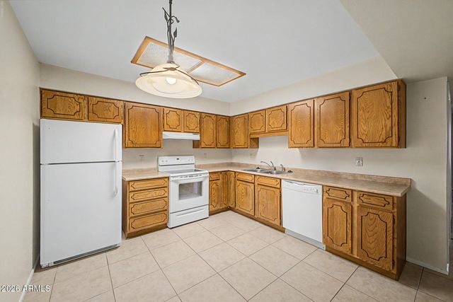 4329 E CAPRI Avenue 222, Mesa, AZ 85206