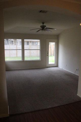 9401 Bradner DR, Austin, TX 78748