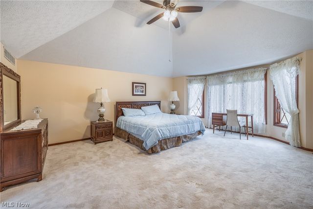 10037 Jamestown Drive, North Royalton, OH 44133