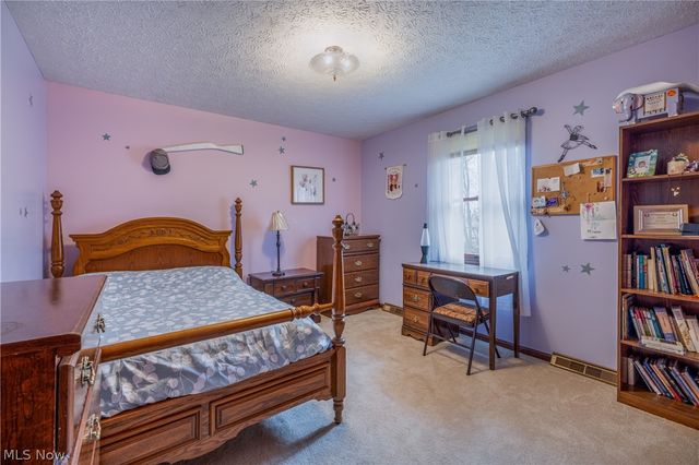 10037 Jamestown Drive, North Royalton, OH 44133