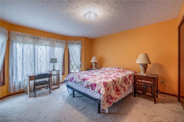 10037 Jamestown Drive, North Royalton, OH 44133