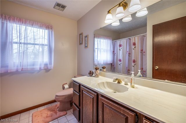 10037 Jamestown Drive, North Royalton, OH 44133