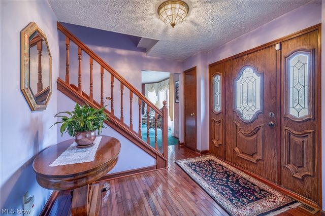 10037 Jamestown Drive, North Royalton, OH 44133