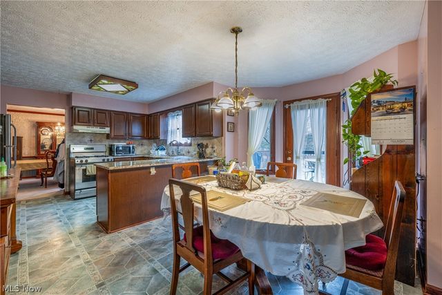 10037 Jamestown Drive, North Royalton, OH 44133