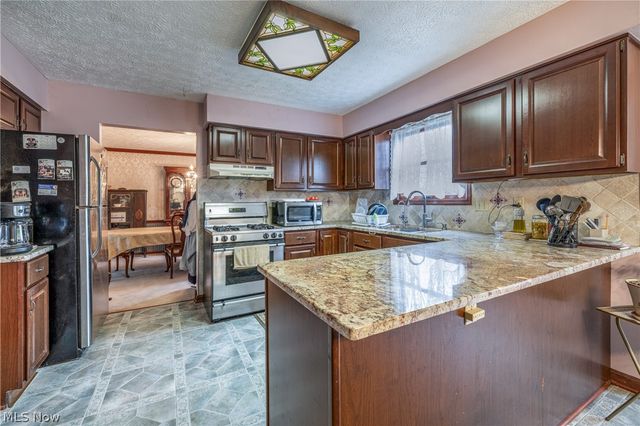 10037 Jamestown Drive, North Royalton, OH 44133