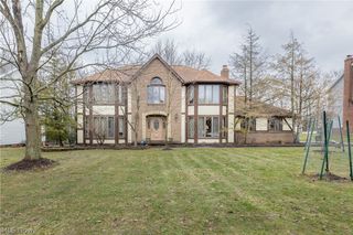 10037 Jamestown Drive, North Royalton, OH 44133