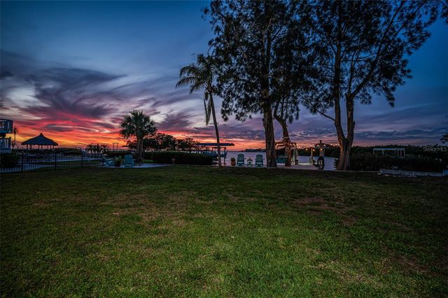 1626 SEA BREEZE DRIVE, Tarpon Springs, FL 34689