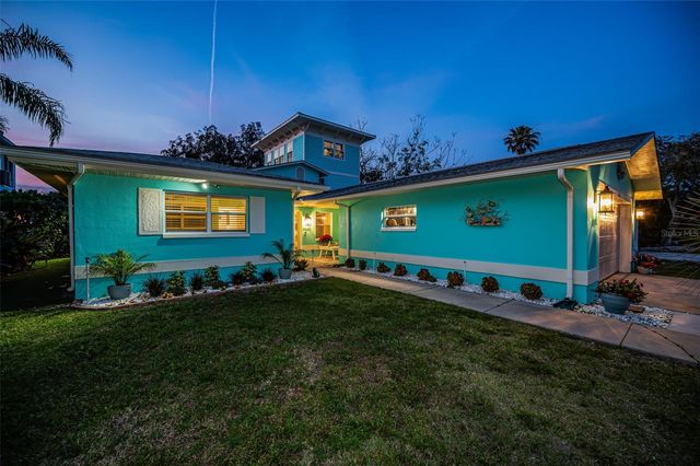 1626 SEA BREEZE DRIVE, Tarpon Springs, FL 34689