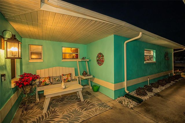 1626 SEA BREEZE DRIVE, Tarpon Springs, FL 34689