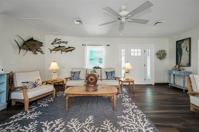 1626 SEA BREEZE DRIVE, Tarpon Springs, FL 34689