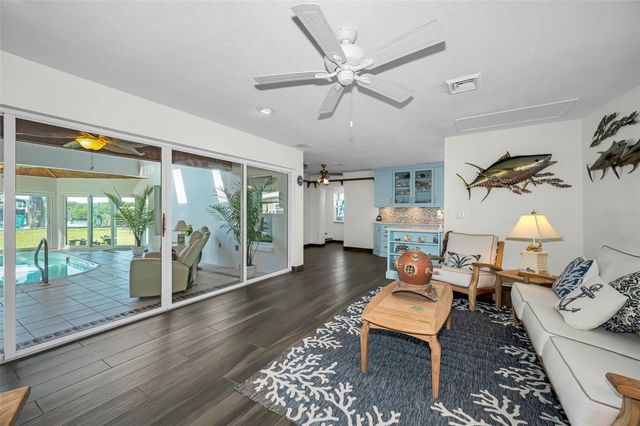 1626 SEA BREEZE DRIVE, Tarpon Springs, FL 34689