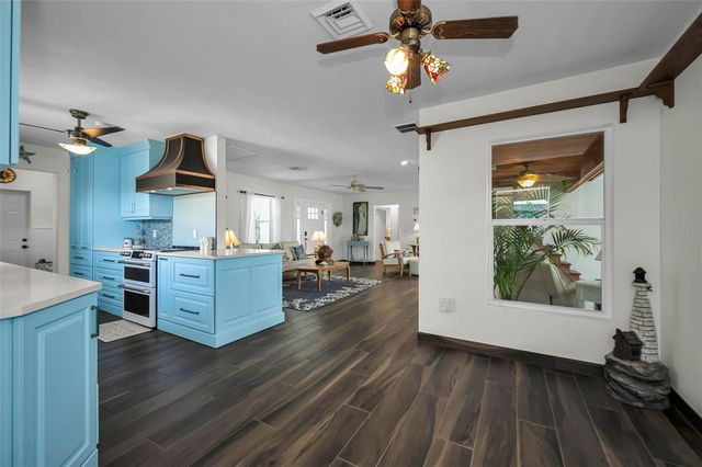 1626 SEA BREEZE DRIVE, Tarpon Springs, FL 34689