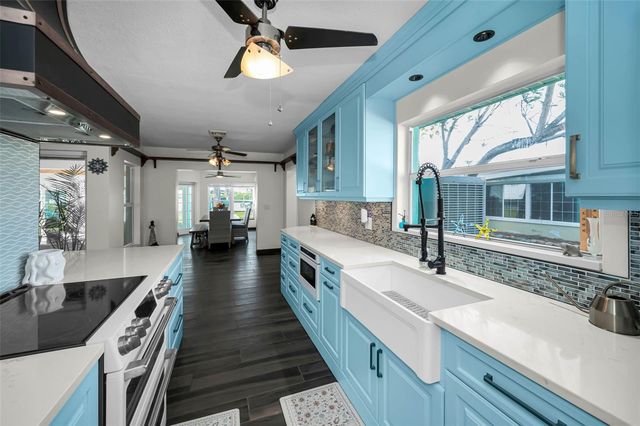 1626 SEA BREEZE DRIVE, Tarpon Springs, FL 34689