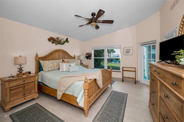 1626 SEA BREEZE DRIVE, Tarpon Springs, FL 34689