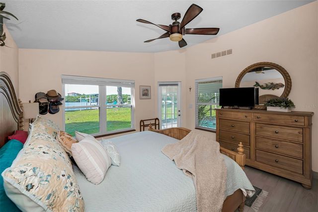 1626 SEA BREEZE DRIVE, Tarpon Springs, FL 34689