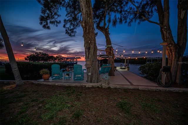 1626 SEA BREEZE DRIVE, Tarpon Springs, FL 34689