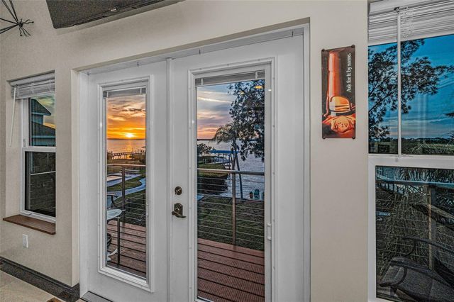 1626 SEA BREEZE DRIVE, Tarpon Springs, FL 34689