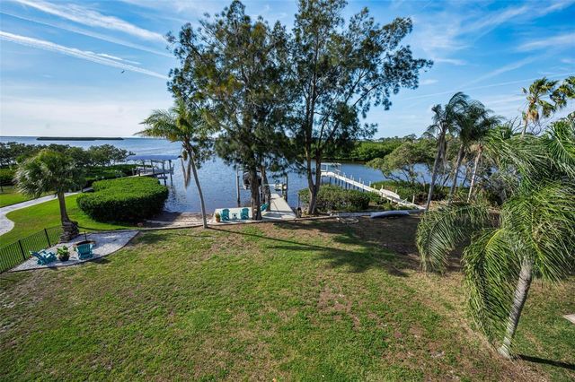 1626 SEA BREEZE DRIVE, Tarpon Springs, FL 34689