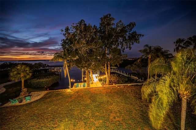1626 SEA BREEZE DRIVE, Tarpon Springs, FL 34689