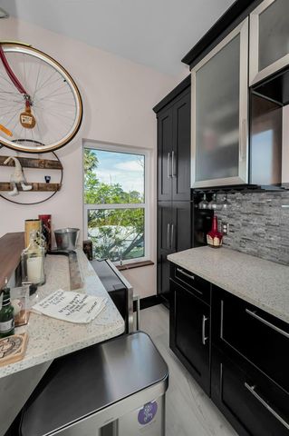 1626 SEA BREEZE DRIVE, Tarpon Springs, FL 34689
