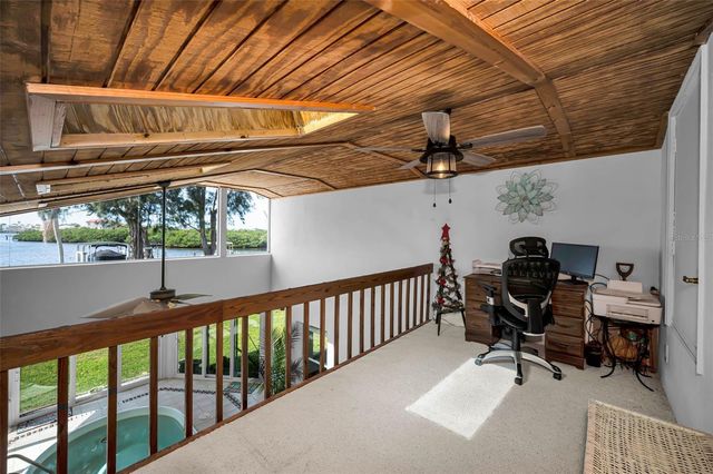 1626 SEA BREEZE DRIVE, Tarpon Springs, FL 34689