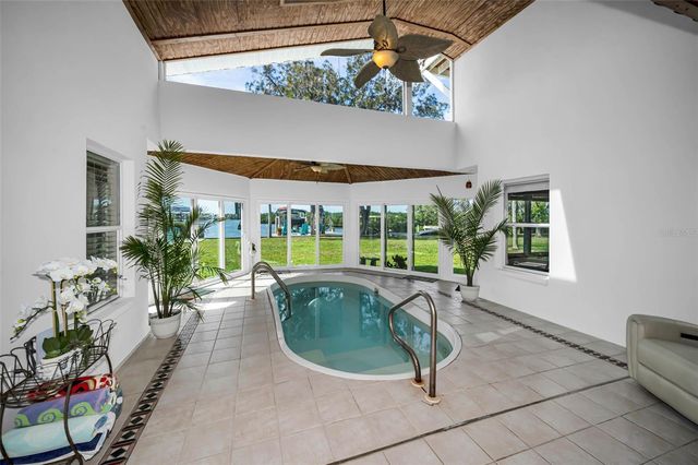 1626 SEA BREEZE DRIVE, Tarpon Springs, FL 34689