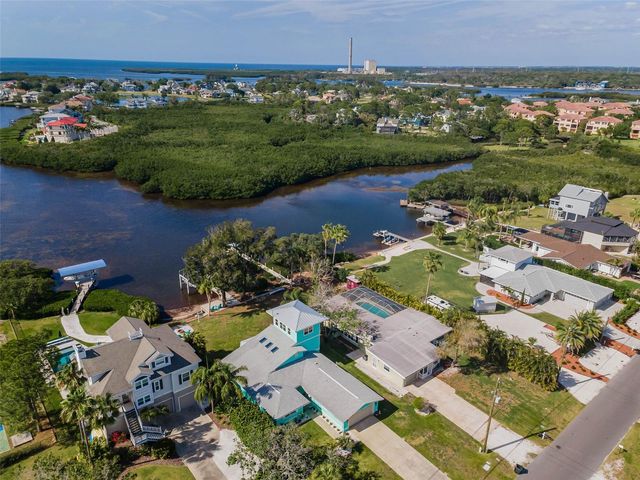 1626 SEA BREEZE DRIVE, Tarpon Springs, FL 34689