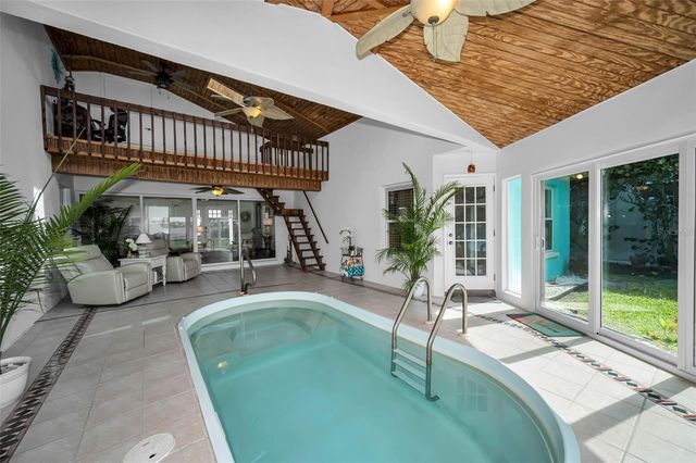 1626 SEA BREEZE DRIVE, Tarpon Springs, FL 34689