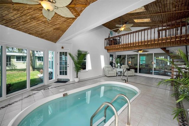1626 SEA BREEZE DRIVE, Tarpon Springs, FL 34689