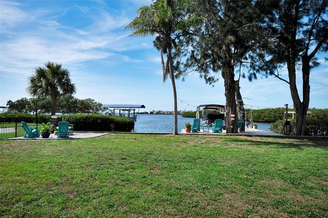 1626 SEA BREEZE DRIVE, Tarpon Springs, FL 34689