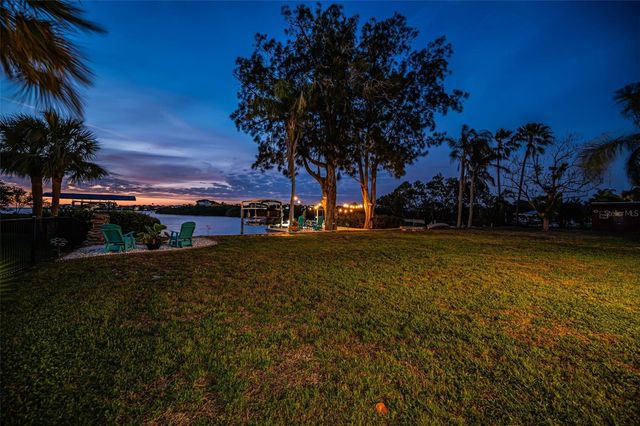 1626 SEA BREEZE DRIVE, Tarpon Springs, FL 34689