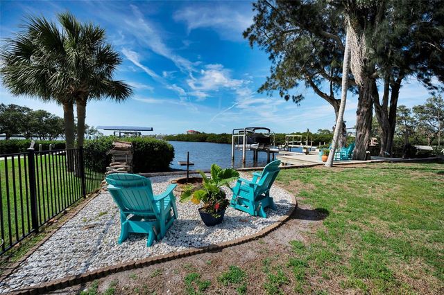 1626 SEA BREEZE DRIVE, Tarpon Springs, FL 34689