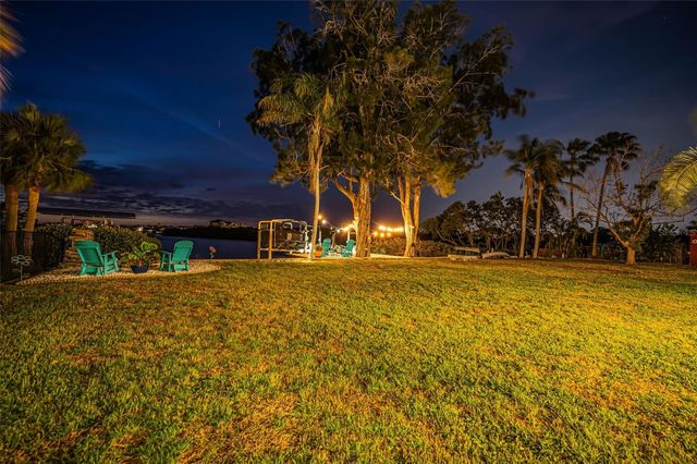 1626 SEA BREEZE DRIVE, Tarpon Springs, FL 34689