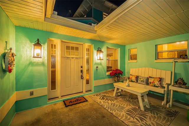 1626 SEA BREEZE DRIVE, Tarpon Springs, FL 34689