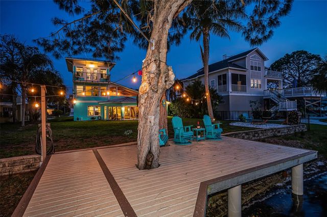 1626 SEA BREEZE DRIVE, Tarpon Springs, FL 34689
