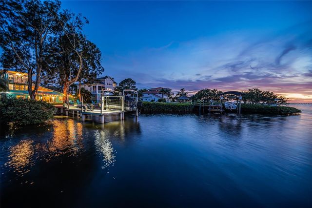1626 SEA BREEZE DRIVE, Tarpon Springs, FL 34689