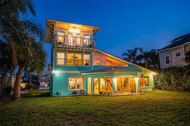 1626 SEA BREEZE DRIVE, Tarpon Springs, FL 34689