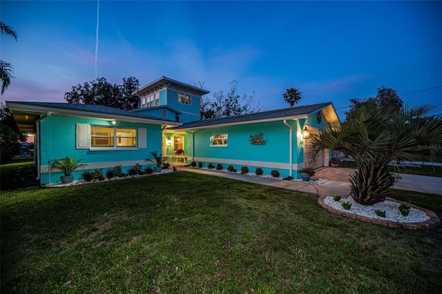 1626 SEA BREEZE DRIVE, Tarpon Springs, FL 34689