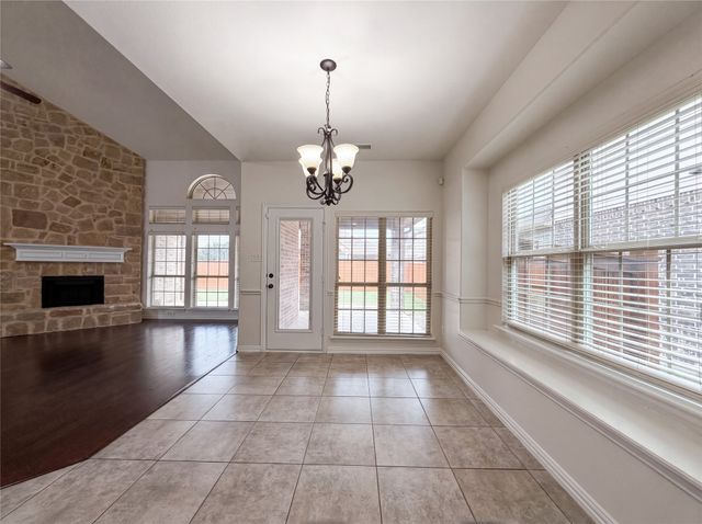2948 Almansa, Grand Prairie, TX 75054