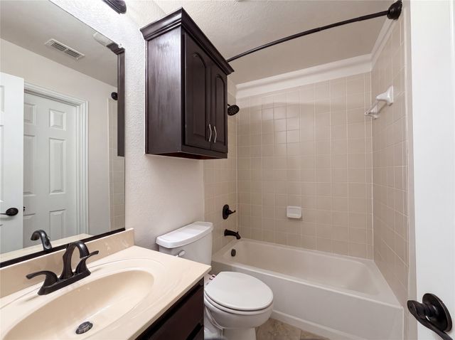 2948 Almansa, Grand Prairie, TX 75054