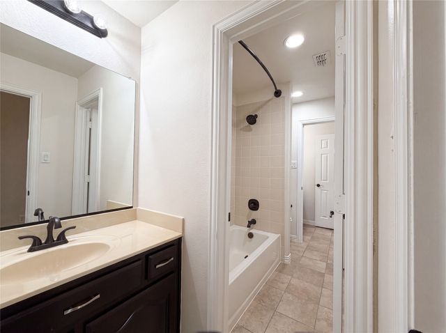 2948 Almansa, Grand Prairie, TX 75054
