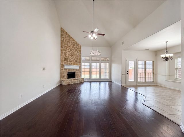 2948 Almansa, Grand Prairie, TX 75054