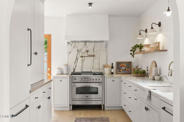209 W Constance Avenue, Santa Barbara, CA 93105
