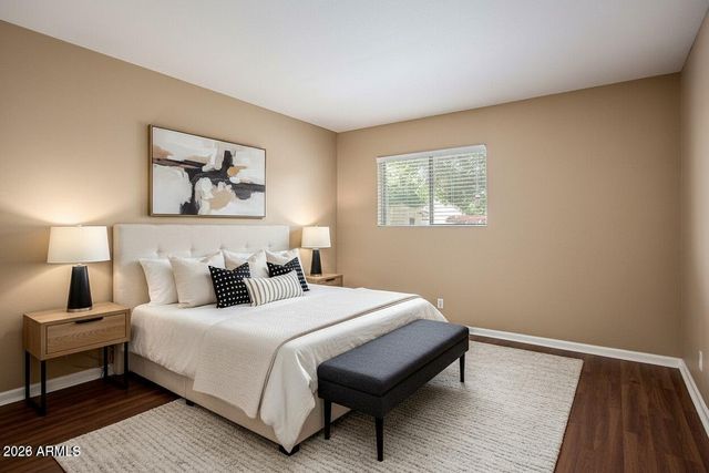 1702 W TUCKEY Lane 111, Phoenix, AZ 85015