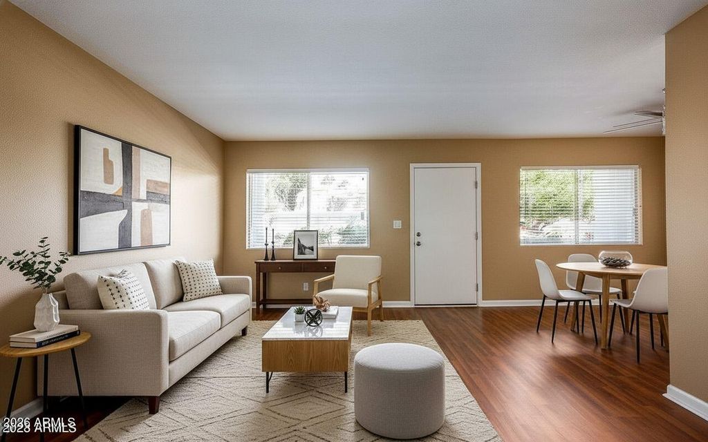 1702 W TUCKEY Lane 111, Phoenix, AZ 85015