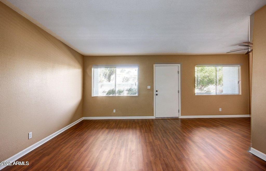 1702 W TUCKEY Lane 111, Phoenix, AZ 85015 — photo 2