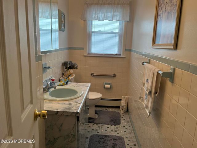 8 Killington Road, Toms River, NJ 08757